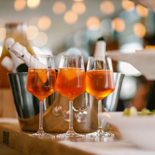 Aperol Spritz mit einem Sektkühler